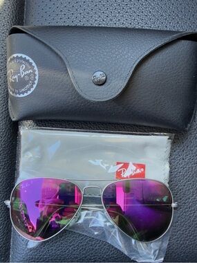 Ray-Ban Aviator Sunglasses with Fuchia Mirrored Lenses & Silver Frame polarized